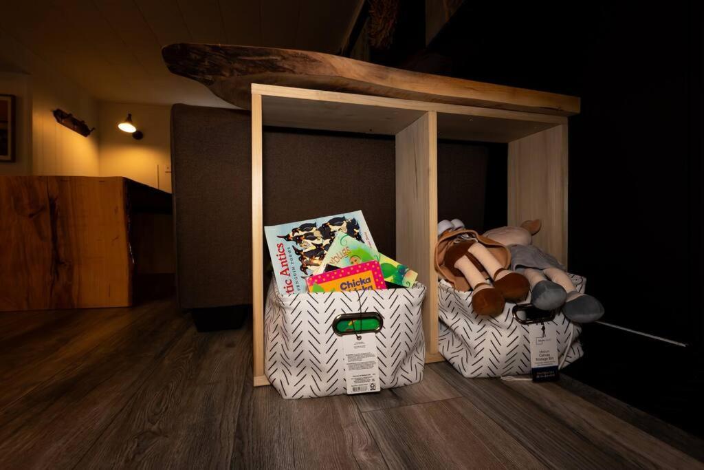 Funky Little Lakehouse - Private Dock And Sunset View Sunrise Beach المظهر الخارجي الصورة